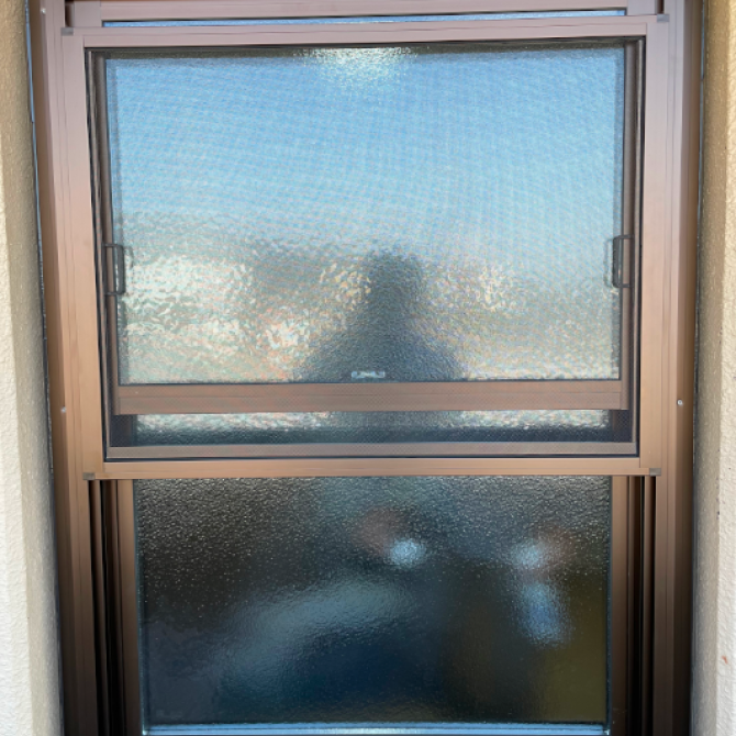 ルーバー窓→上げ下げ窓への取替(カバー工法)